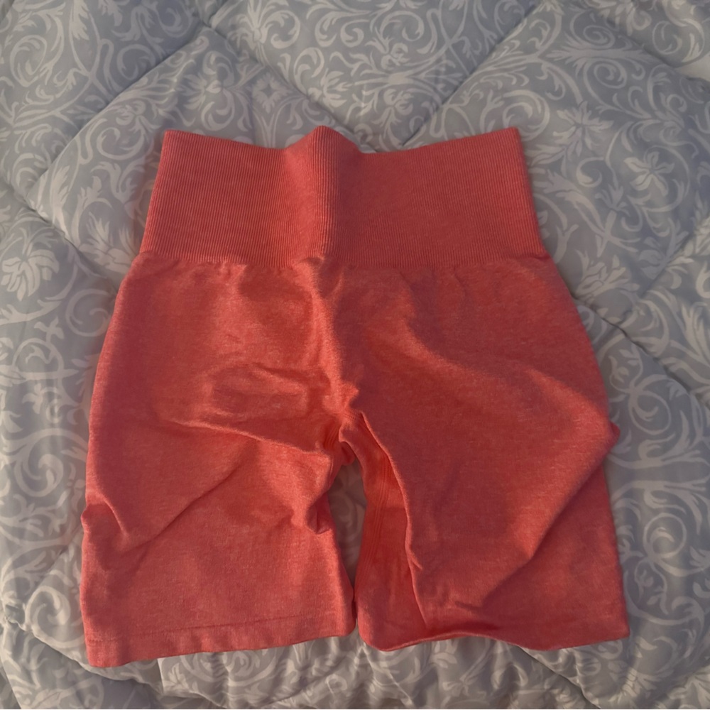 NVGTN Scrunch Seamless Shorts